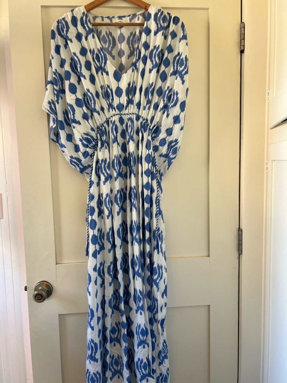 Like New! WORLD MARKET Blue and White Ikat Maxi Dress Size L/XL
